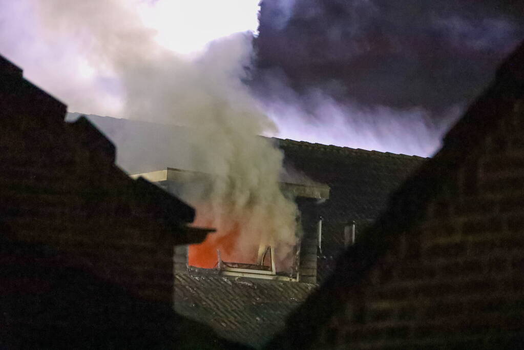 Woning onbewoonbaar door grote brand