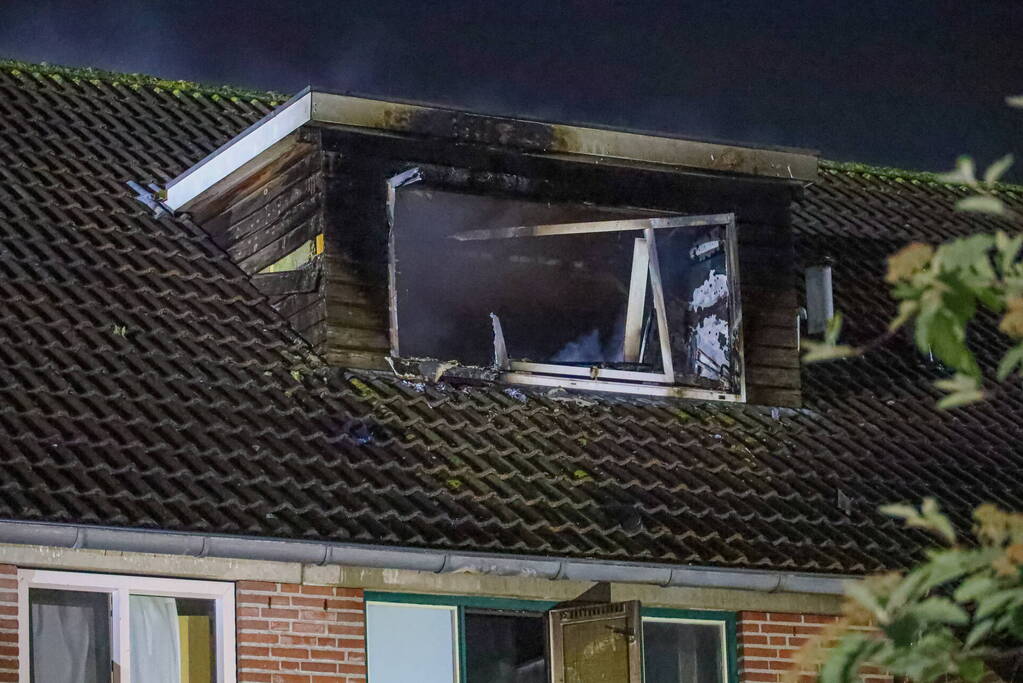 Woning onbewoonbaar door grote brand