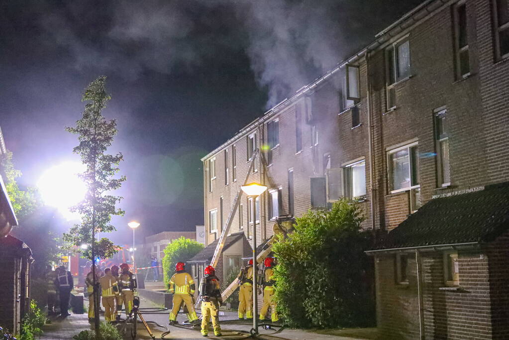Woning onbewoonbaar door grote brand