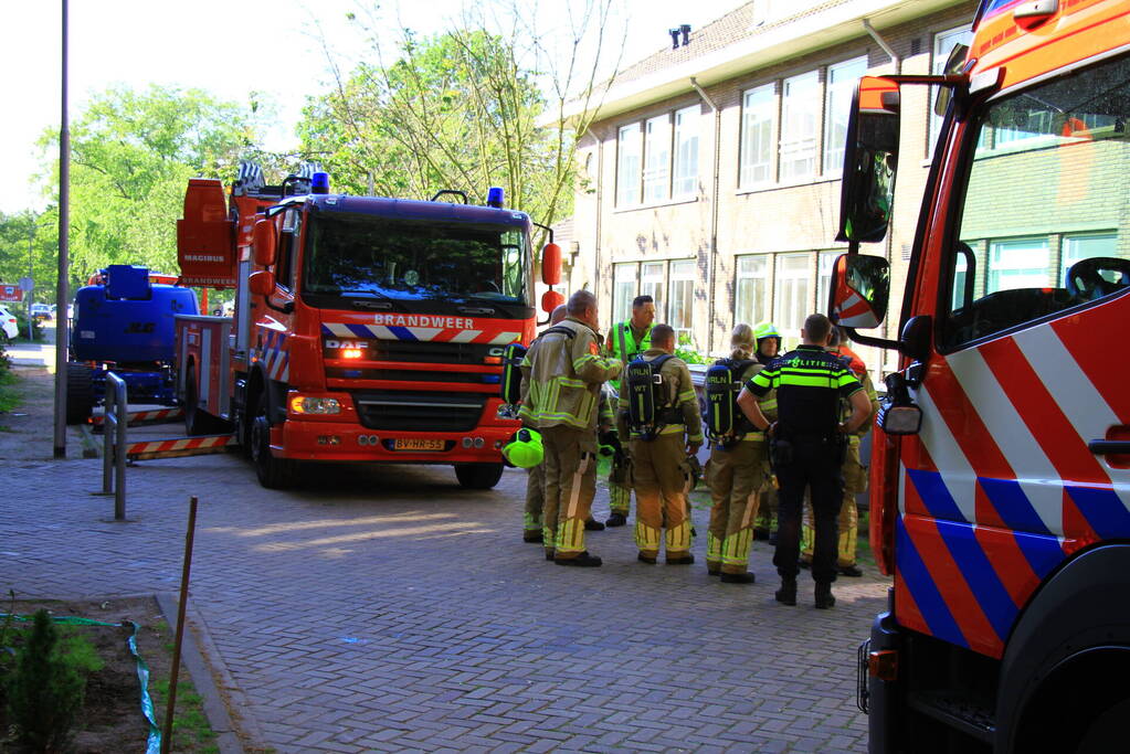 Brand op dak van vluchtelingenopvang