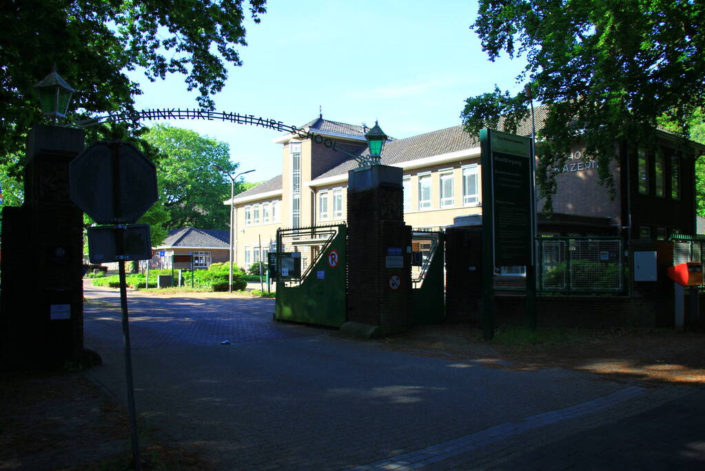 Brand op dak van vluchtelingenopvang