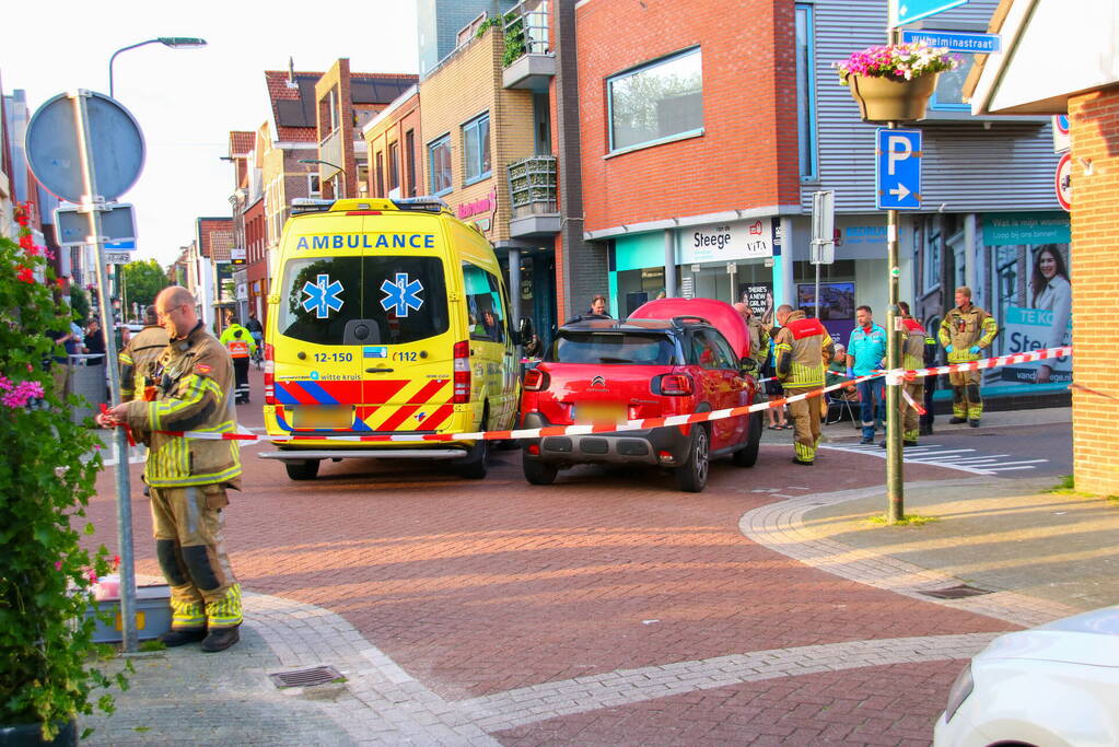 Twee personen nagekeken na ongeval op kruising
