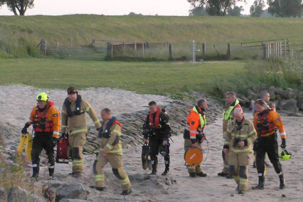 Fiets aangetroffen langs waterkant