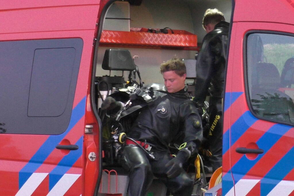 Fiets aangetroffen langs waterkant