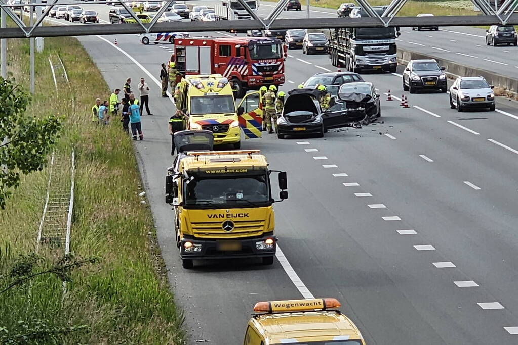 Veel schade bij ongeval op snelweg