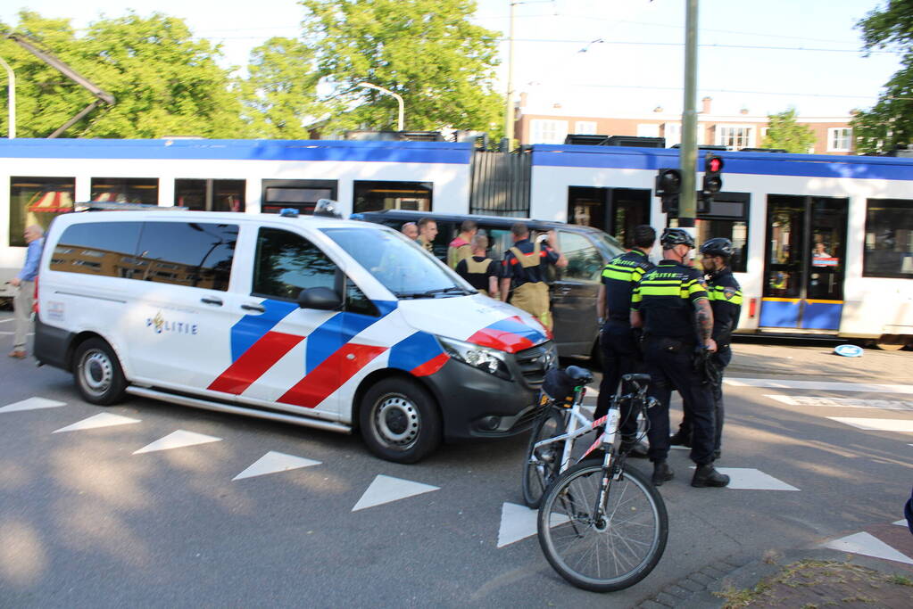 Bestelbus en tram beschadigd bij ongeval