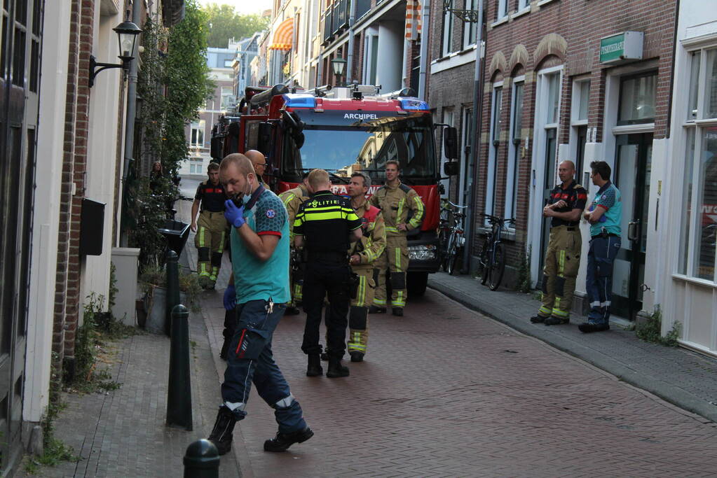 Hulpdiensten doen onderzoek in woning