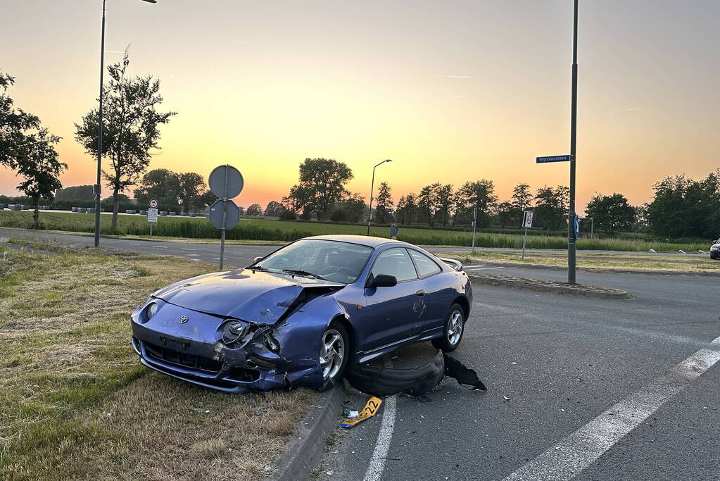 Twee personenauto's beschadigd bij ongeval