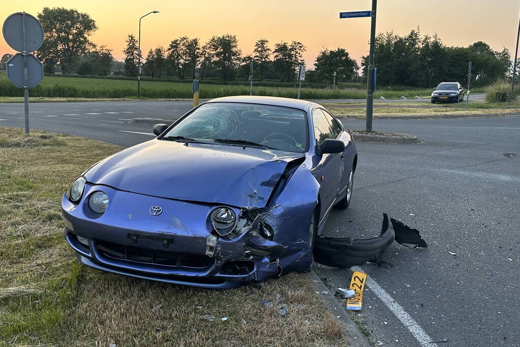 Twee personenauto's beschadigd bij ongeval