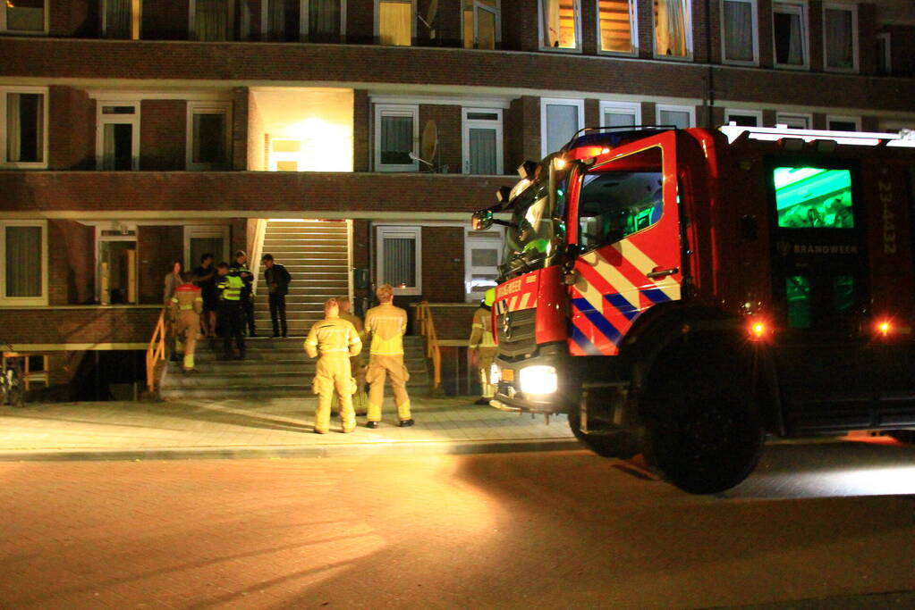 Buurtbewoners schakelen brandweer in voor rookmelder