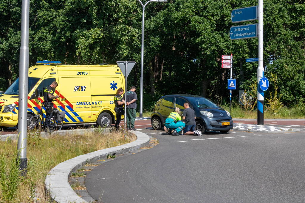 Fietser aangereden op rotonde