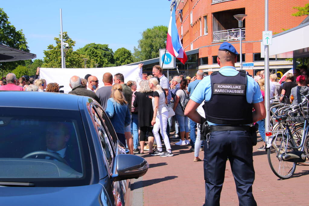 Geert Wilders aanwezig bij demonstratie tegen asielbeleid
