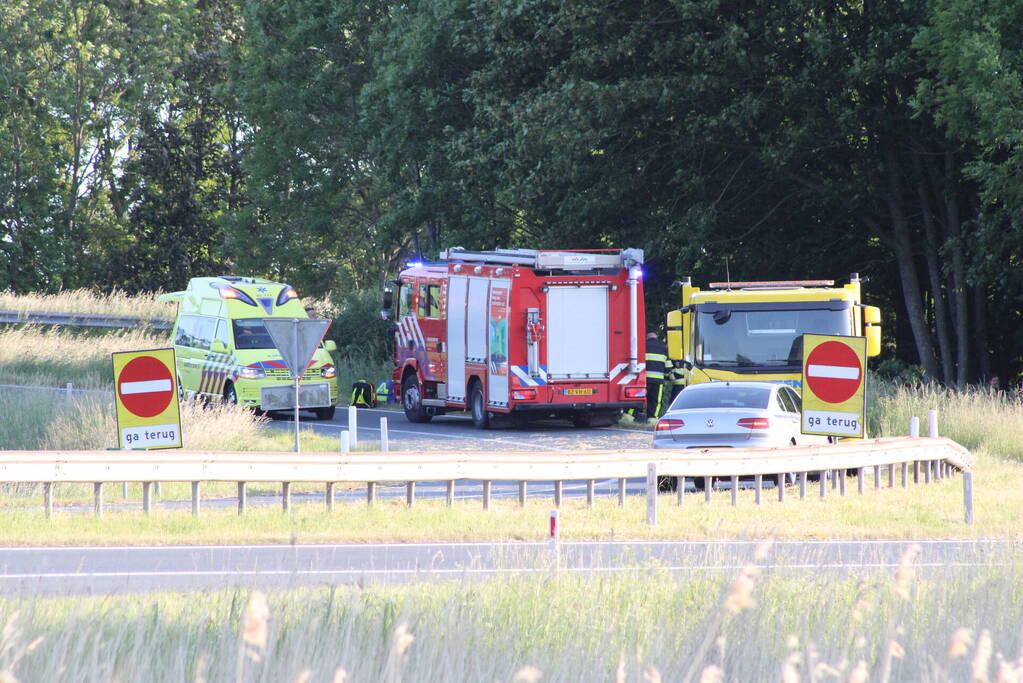 Ernstig ongeval op afrit van snelweg