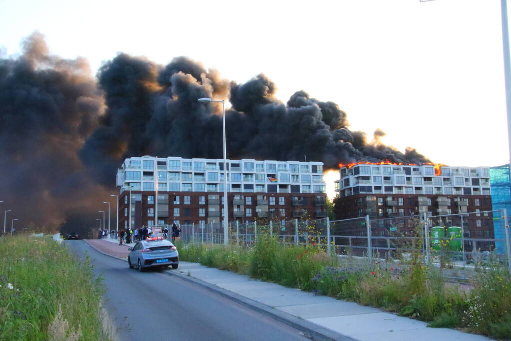Uitslaande brand bij appartenmentencompex
