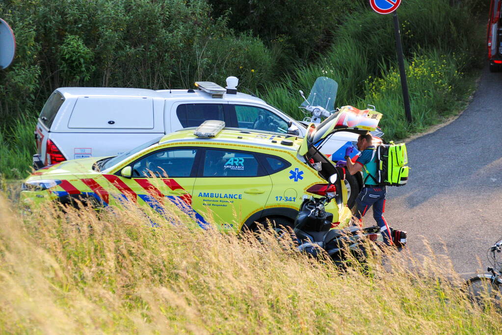 Auto belandt in sloot bij eenzijdig ongeval