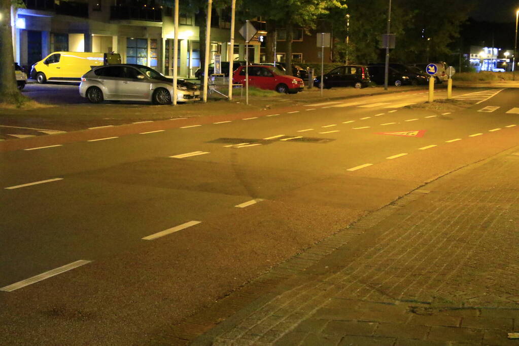 Ravage nadat auto winkel inrijdt