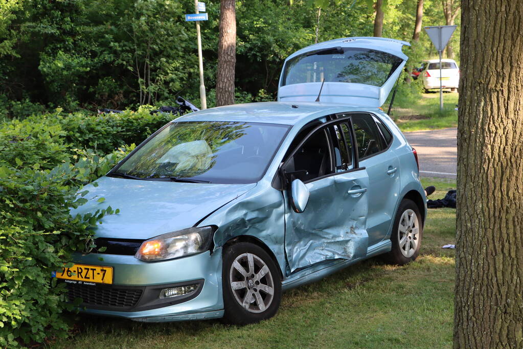 Veel schade bij frontale aanrijding