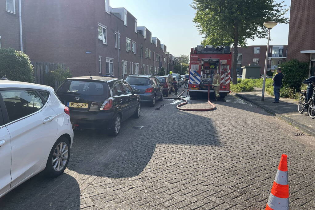 Brand in schuur snel onder controle