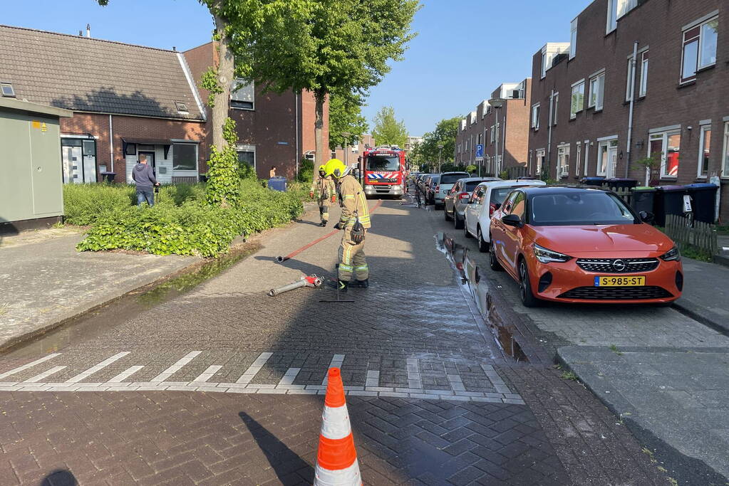 Brand in schuur snel onder controle