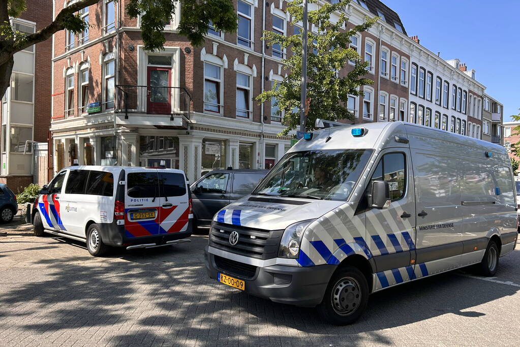 Politie onderzoekt mogelijk explosief in woning