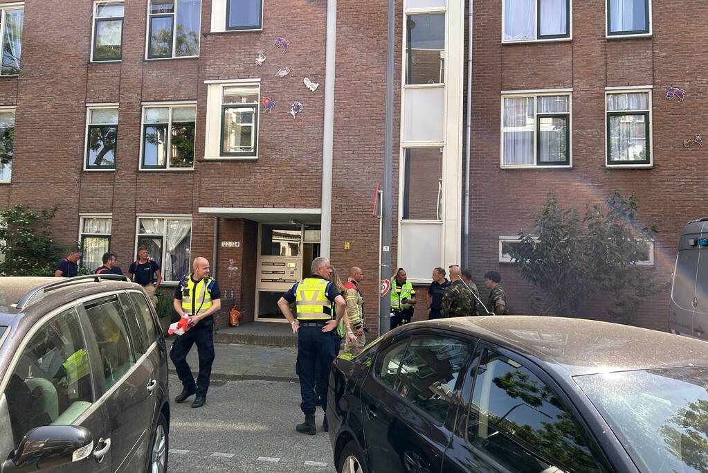 Politie onderzoekt mogelijk explosief in woning