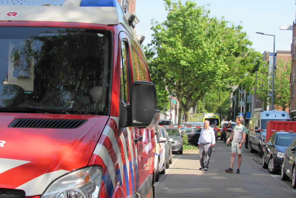 Politie onderzoekt mogelijk explosief in woning