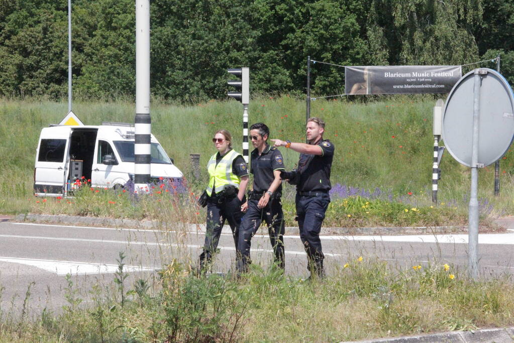 Flinke schade na hevige botsing tussen twee auto's