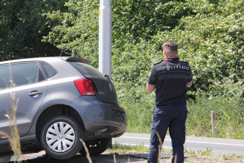 Flinke schade na hevige botsing tussen twee auto's