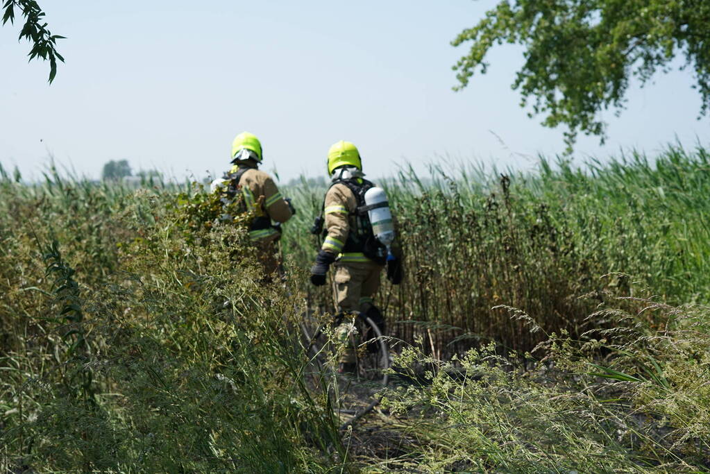 Meters in vlammen opgegaan bij brand in recreatiegebied De Vliegers