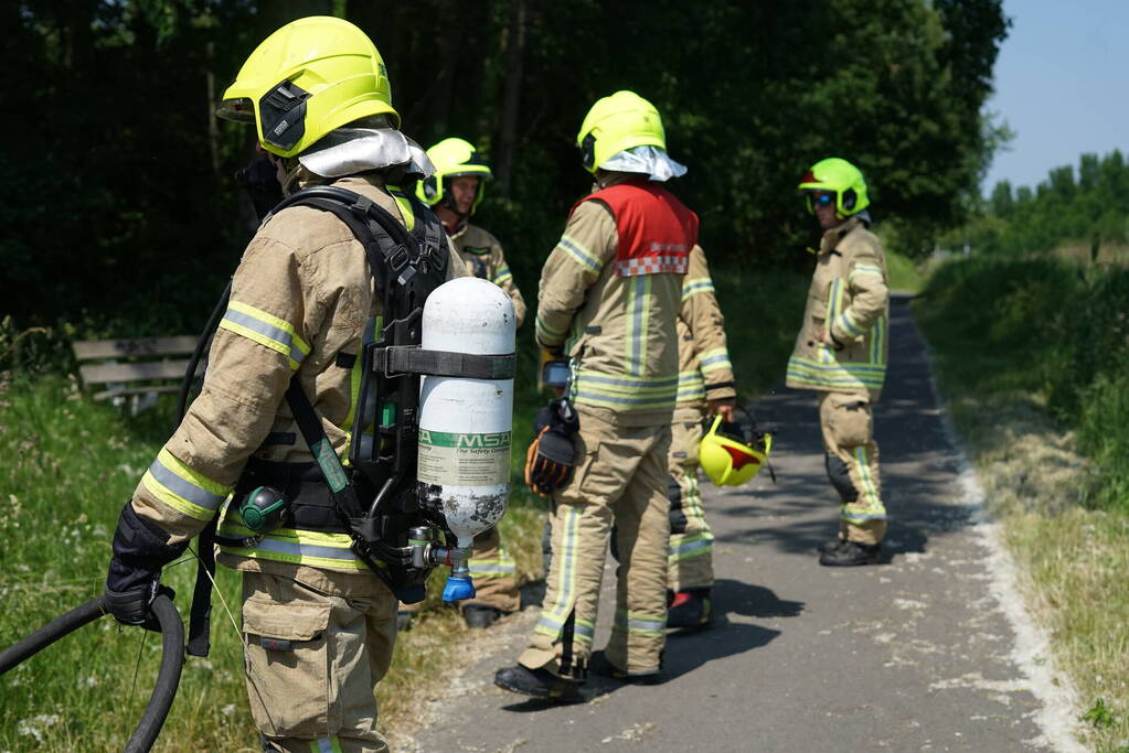 Meters in vlammen opgegaan bij brand in recreatiegebied De Vliegers