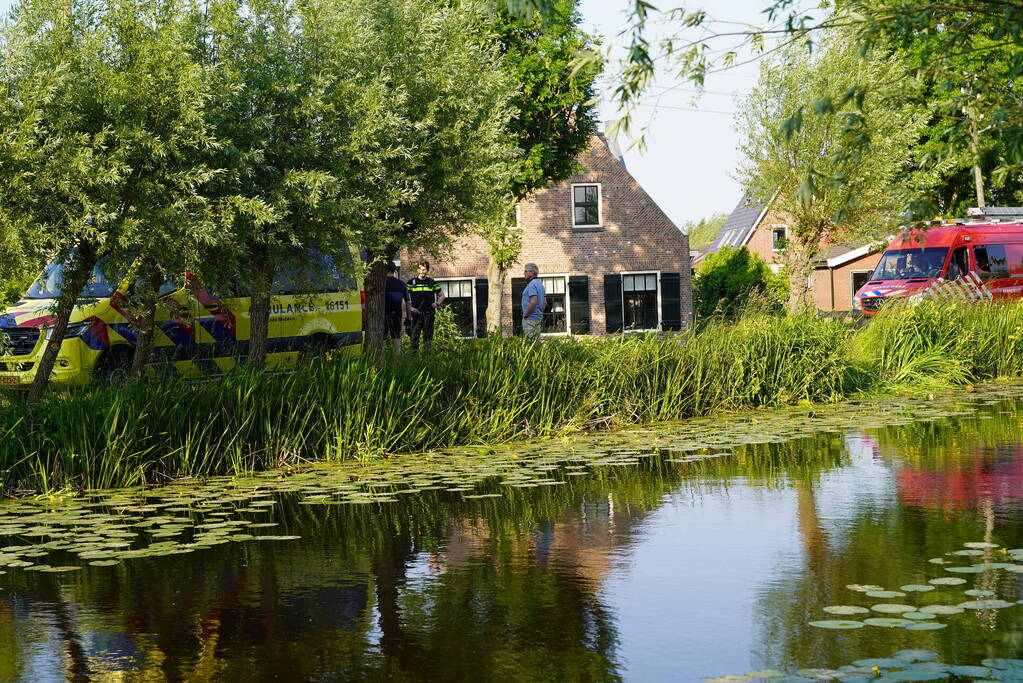 Wielrenner raakt te water