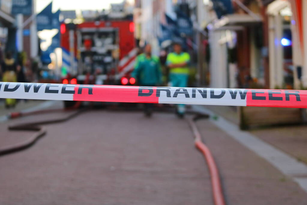 Veel brandweerinzet bij woningbrand
