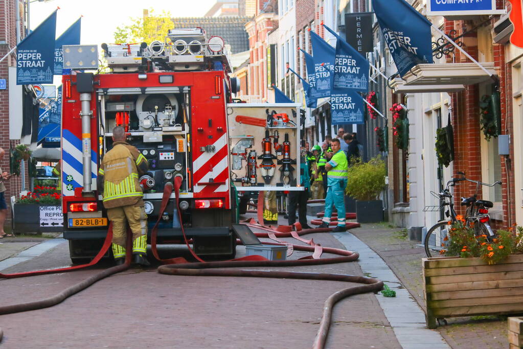 Veel brandweerinzet bij woningbrand
