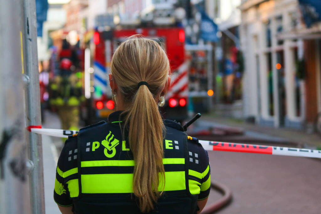 Veel brandweerinzet bij woningbrand