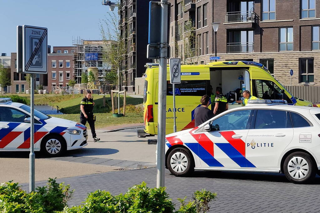 Twee personen door politie meegenomen bij mogelijke steekpartij