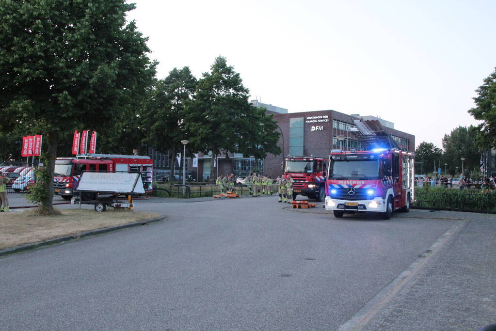 Uitslaande brand in bedrijfsloods