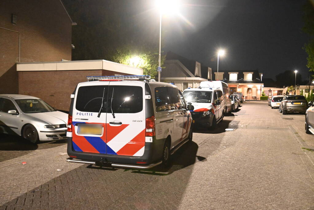 Raam uit woning geblazen bij explosie