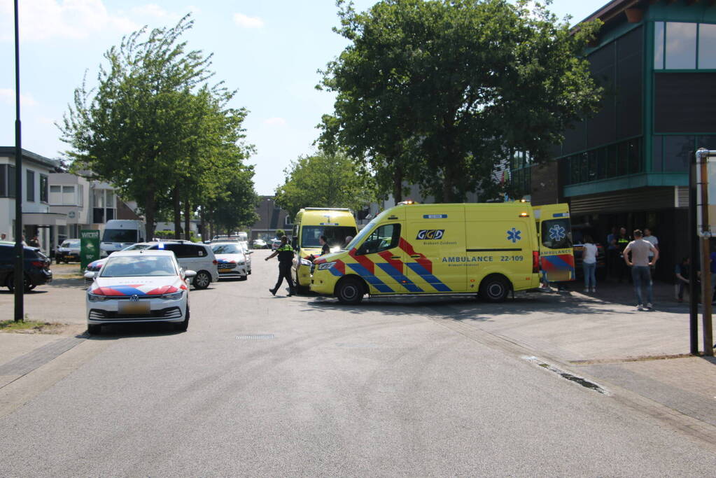 Twee gewonden na steekpartij, persoon aangehouden