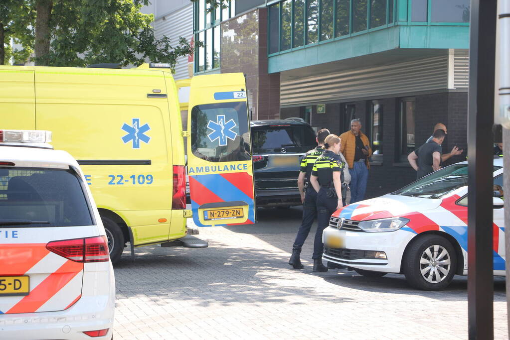 Twee gewonden na steekpartij, persoon aangehouden