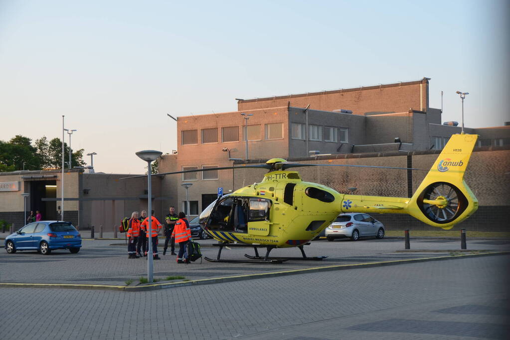 Traumahelikopter ingezet bij gevangenis