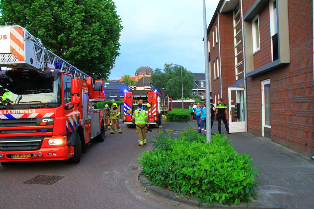 Hevige rookontwikkeling bij brand in appartement