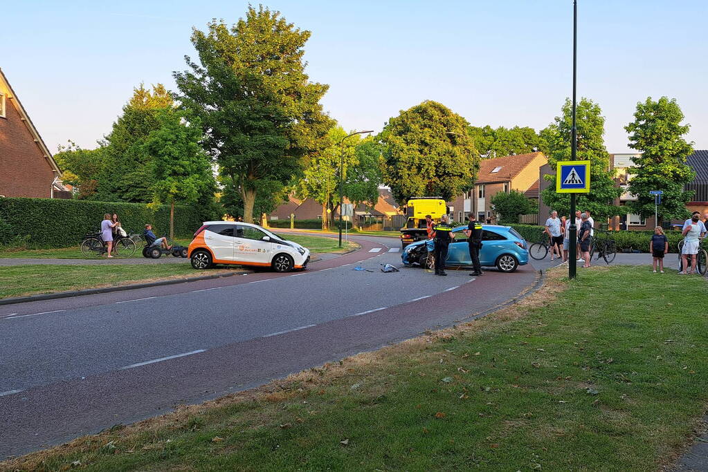 Flinke schade bij aanrijding personenauto's