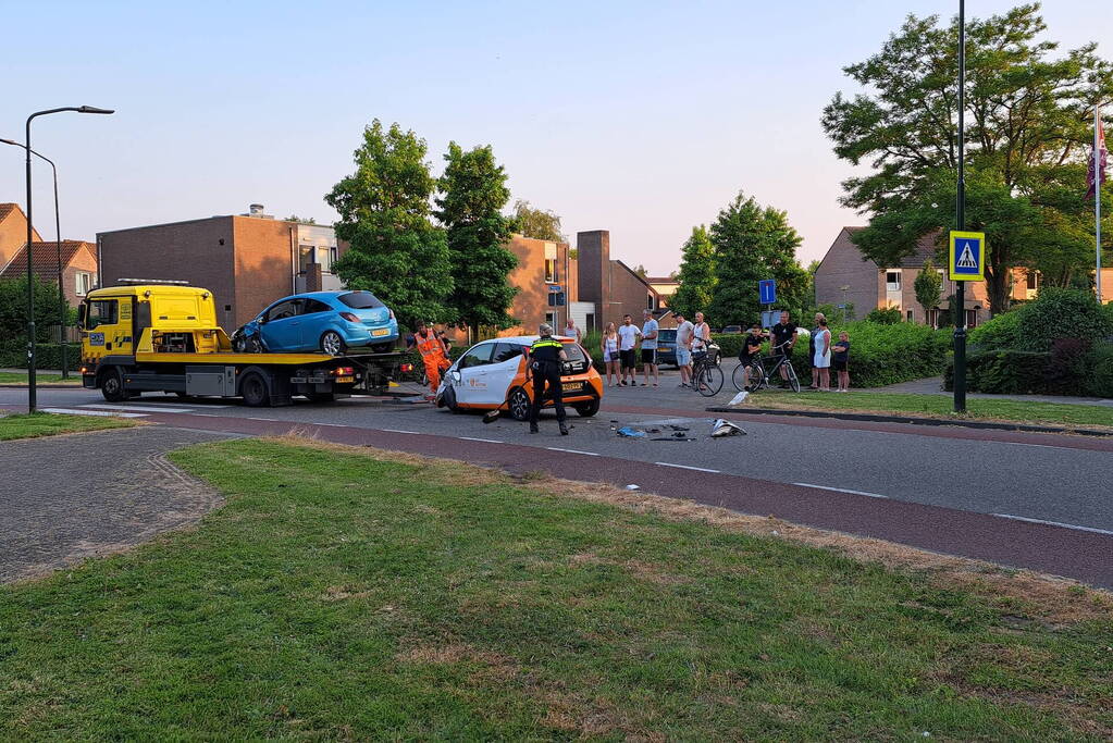 Flinke schade bij aanrijding personenauto's