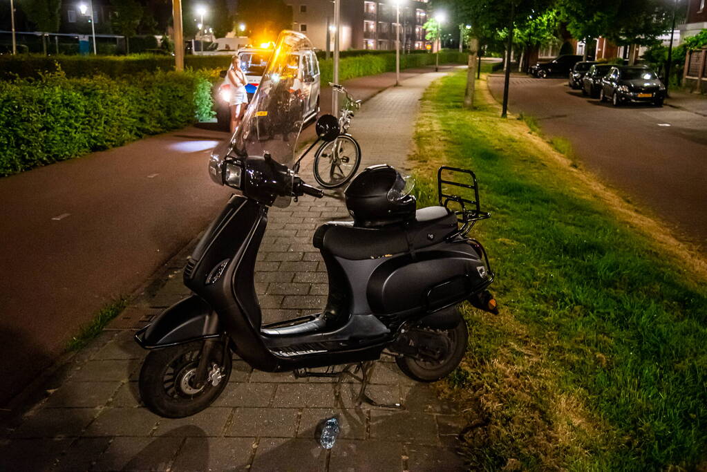 Scooterrijder aangehouden na frontale botsing