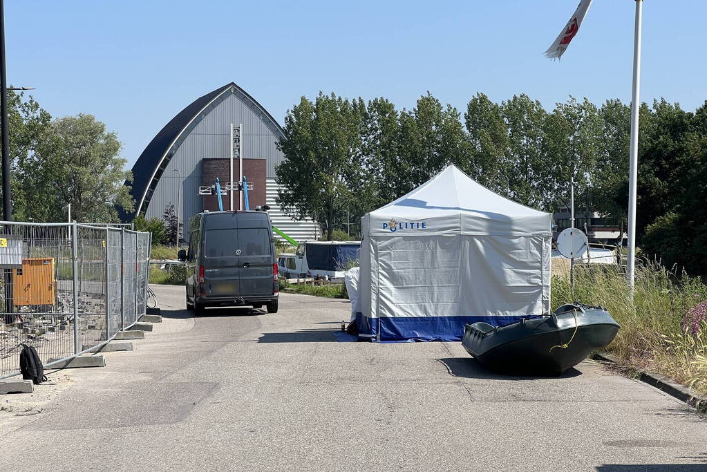 Overleden persoon aangetroffen in water