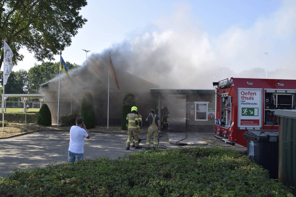 Uitslaande brand in kantine van voetbalvereniging