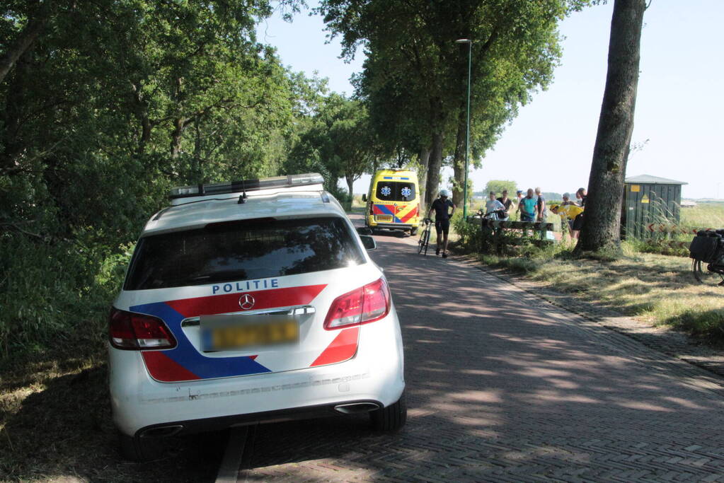 Fietsers botsen op elkaar in krappe bocht