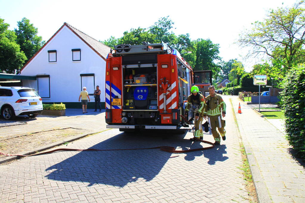 Bewoner voorkomt brand in achtertuin