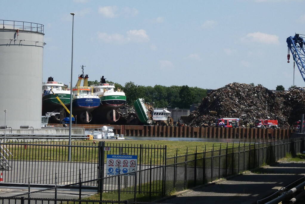 Scheepsbrand bij ijzerwarenhandelaar