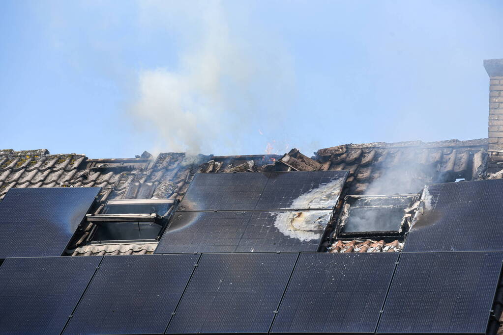 Uitslaande zolderbrand rijtjeswoning